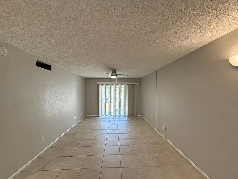 3322 Camelot Dr #C3 — Photo 10