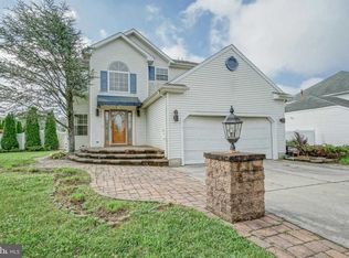 13 Huckleberry Ave, Sicklerville, NJ 08081