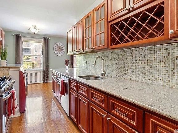 5th image of 162-01 Powells Cove Blvd #3B