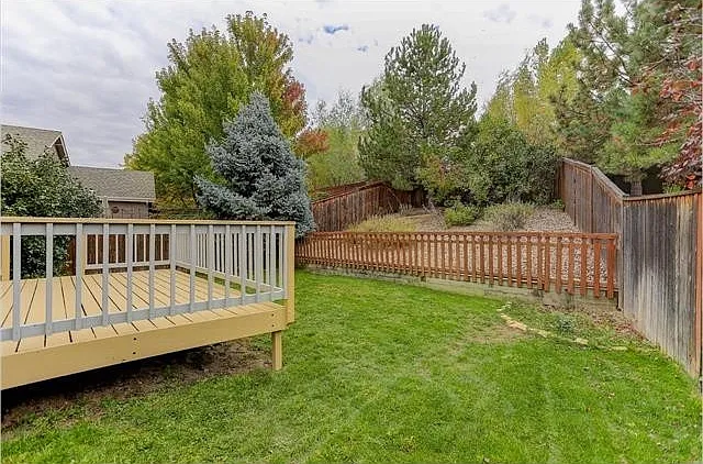 3323 Blue Grass Cir — Photo 20