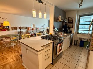 2 Washington Sq APT Lh, Larchmont, NY 10538