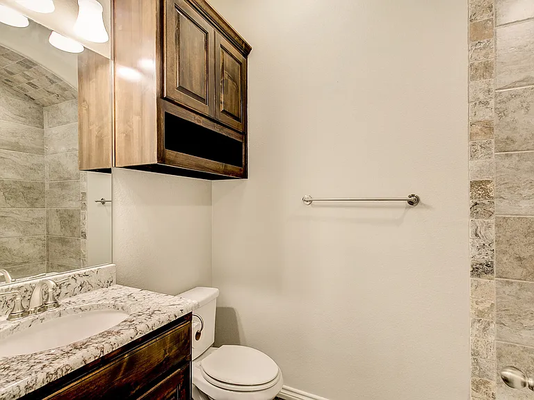 301-313 Amethyst Ct — Photo 37