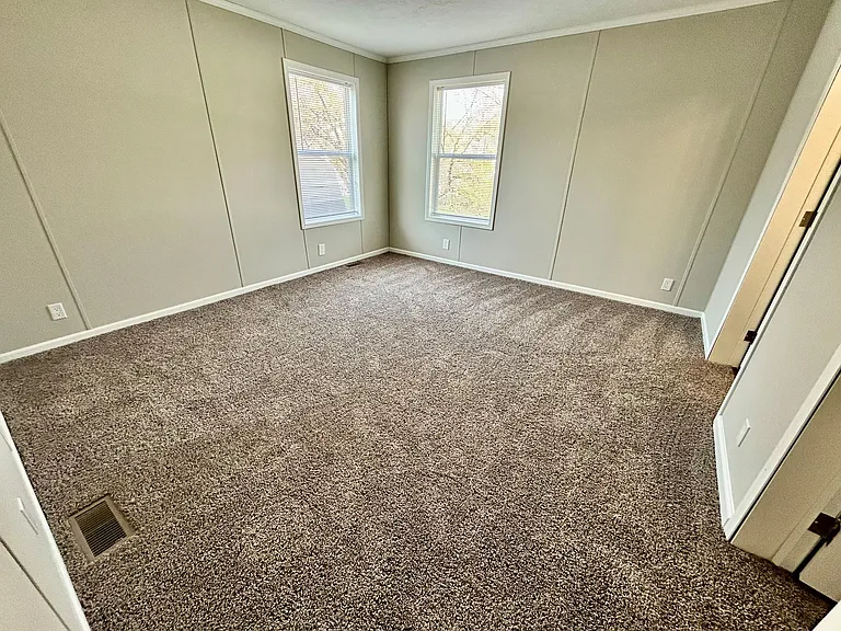 Hickory Knoll — Photo 129