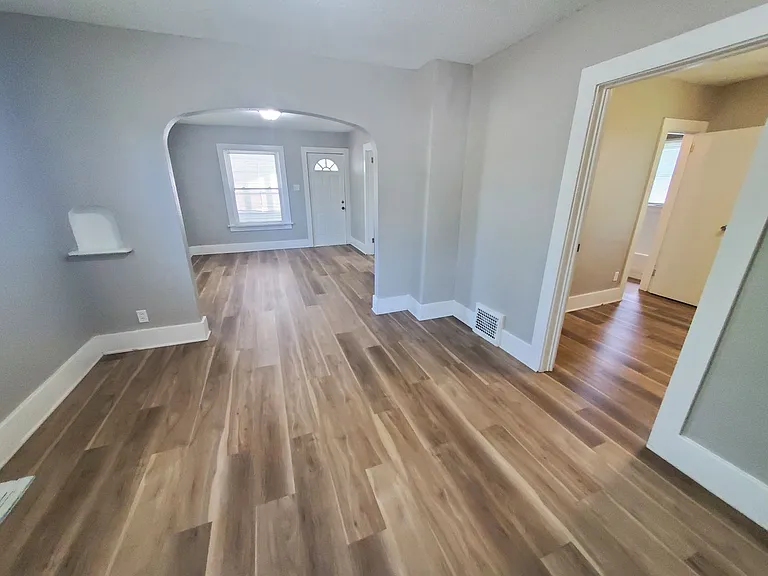 150 E Douglas Ave — Photo 6