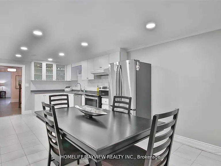 72 Keegan Cres — Photo 5