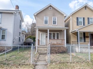 301 Clinton Ave, Oakdale, PA 15071
