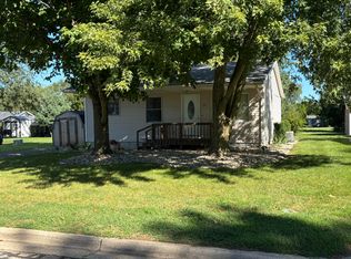 1009 S Ohio Ct, Sturgis, MI 49091