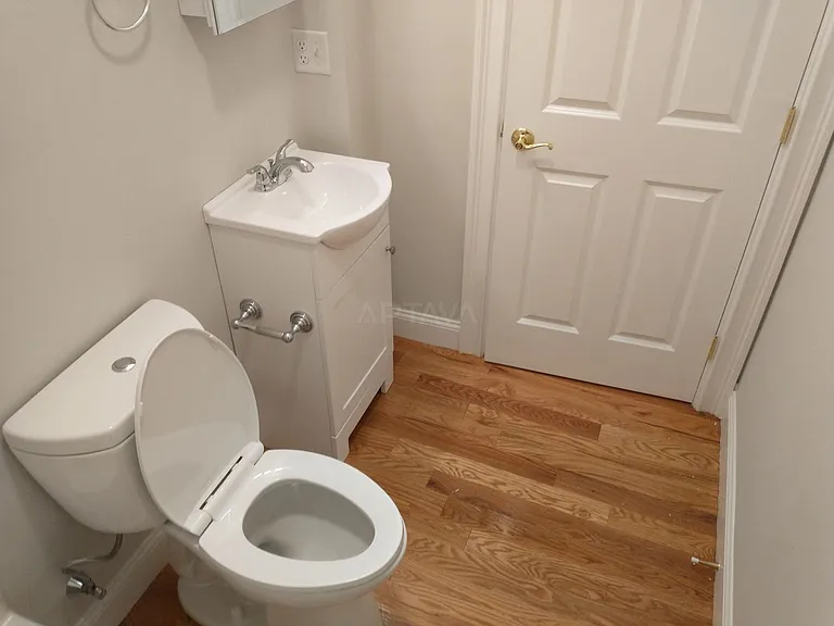 111 Morse St #22 — Photo 5