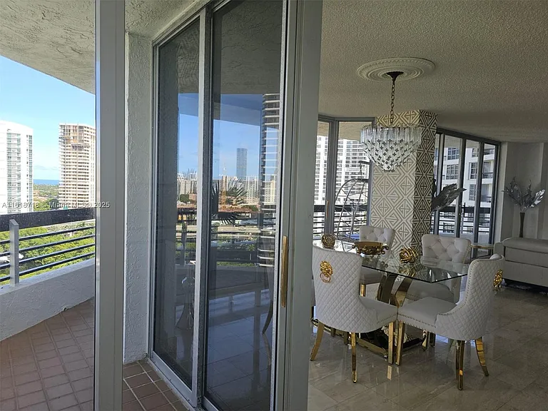 3600 Mystic Pointe Dr #1607 — Photo 32