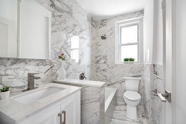 Sold by Warburg | media 6