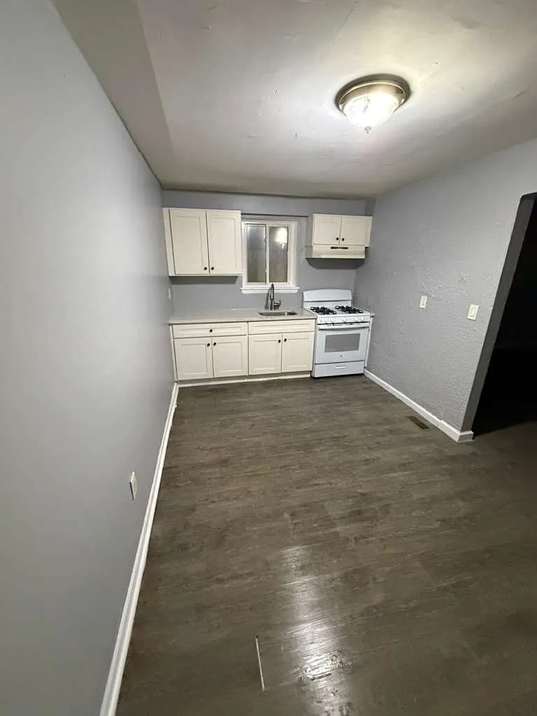 2 bed, $2,150 — Photo 1
