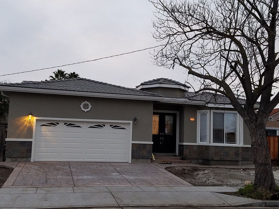 1st image of 43391 Sweetwood St