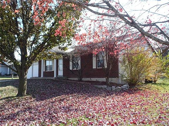3rd image of 134 Hickory Dr