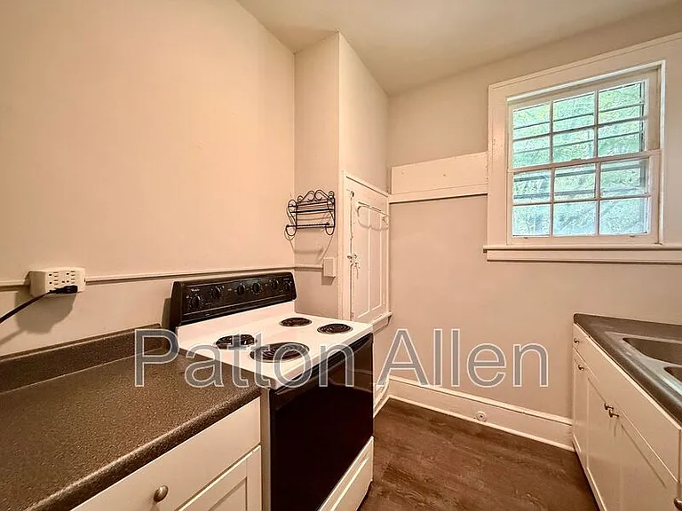 116 E Chestnut St #24 — Photo 12