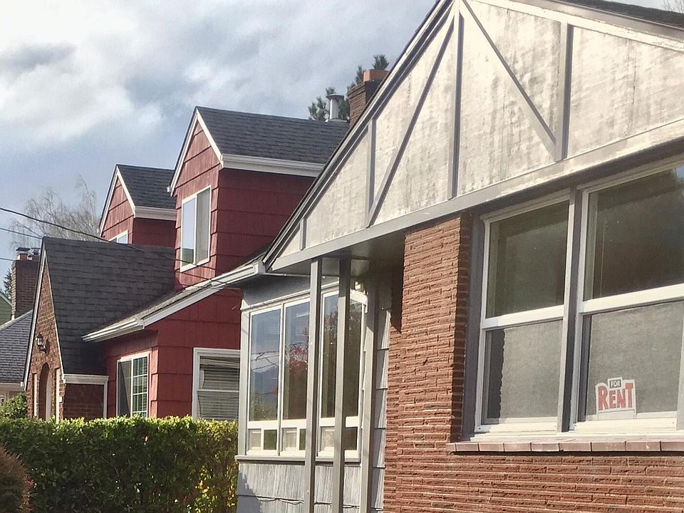 Shows upper Unit.  Unit "B" is below, a 1 bedroom, 1 bath AD