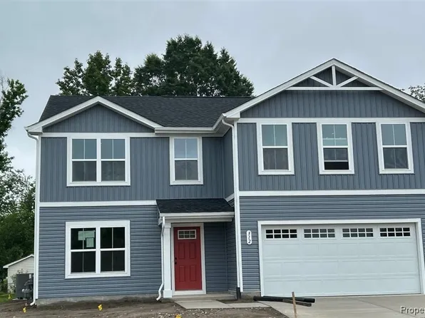 312 Pointers Dr, West Point, VA 23181