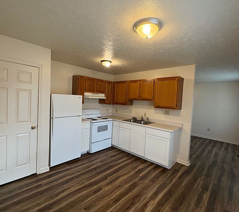 1st image of 467 Darley Crk