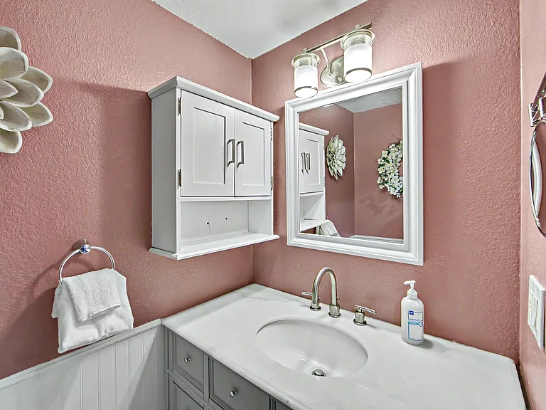 2402 Desert Willow Dr — Photo 26
