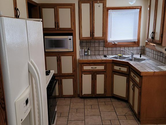 3rd image of 32612 Florence St