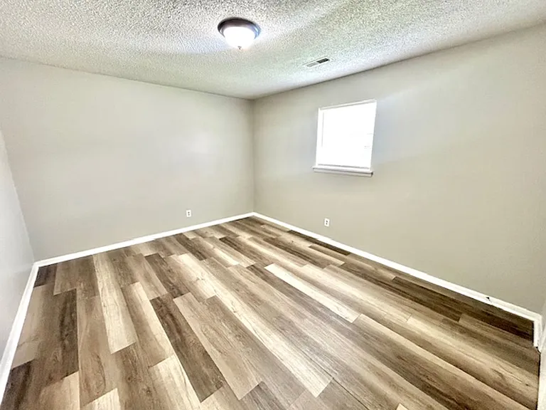 4523 Foster Ave SW — Photo 24