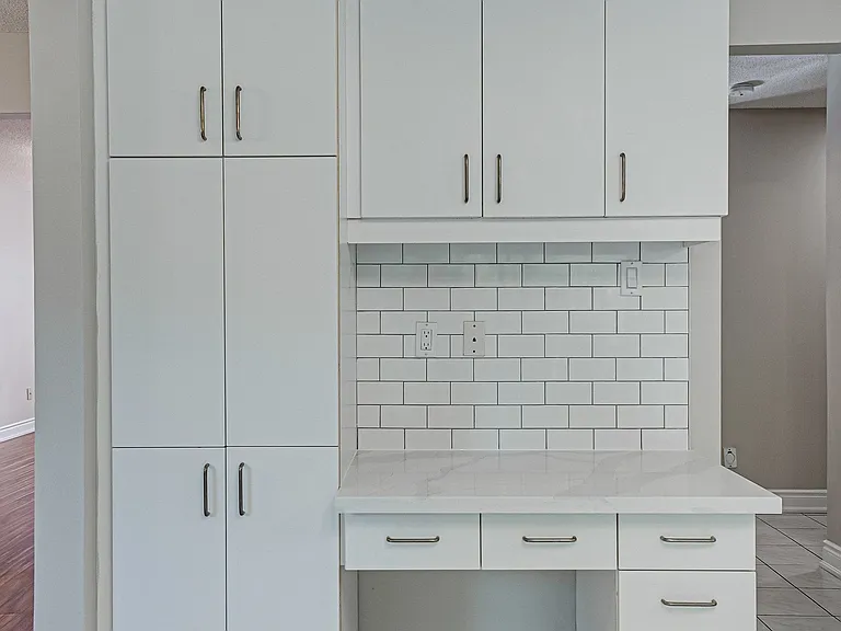 300 Conley St — Photo 15
