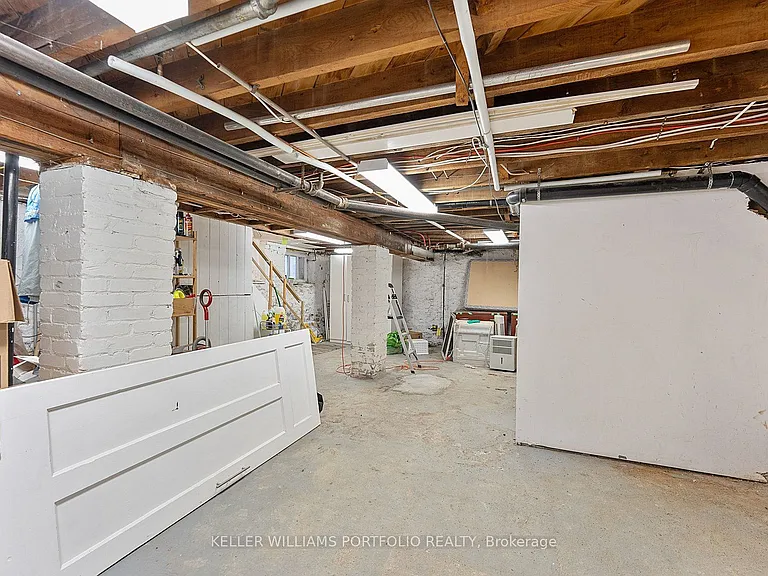 145 Glengrove Ave W — Photo 40