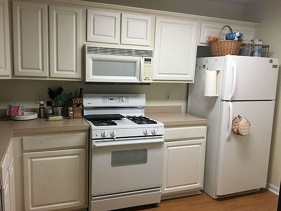 3rd image of 912 Charnell Dr APT 103