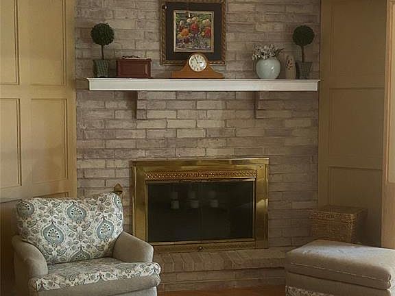 5th image of 1185 Chatwood Dr