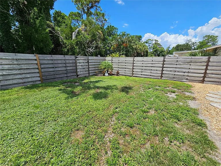 6442 Colonial Dr — Photo 18