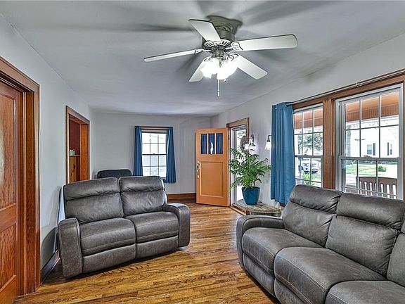 2nd image of 607 N Lee St