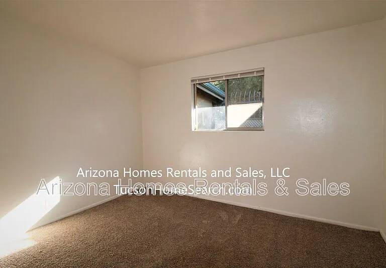 3535 N Country Club Rd — Photo 12