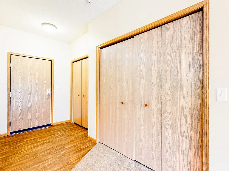 Pine - 1 bedroom/1 bath