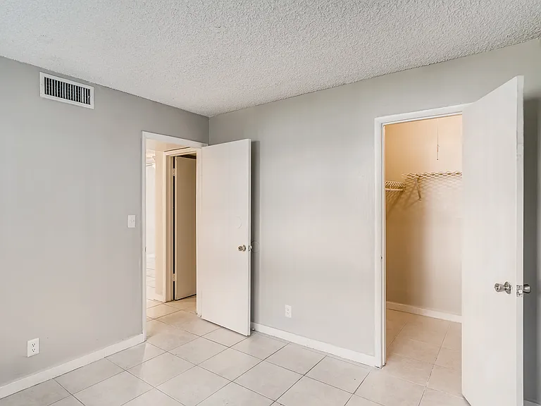 Spectra Palms — Photo 14