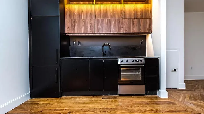 Rented by Nooklyn NYC LLC | media 55