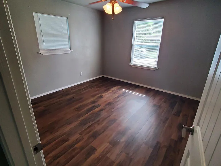 1109 S Date Ave — Photo 6