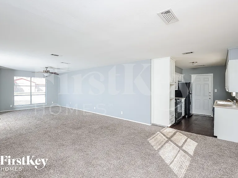 6709 Alma St — Photo 4