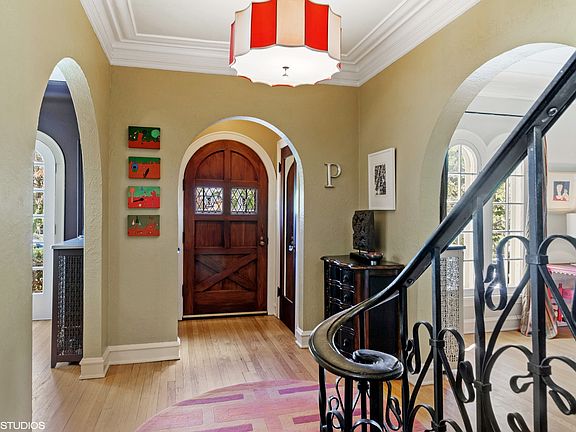 5th image of 1119 N Oak Park Ave