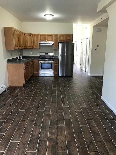 1st image of 18 Sylva Ln