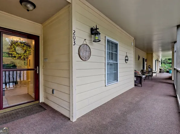 300 Ginger Creek Ln, Clayton, GA 30525