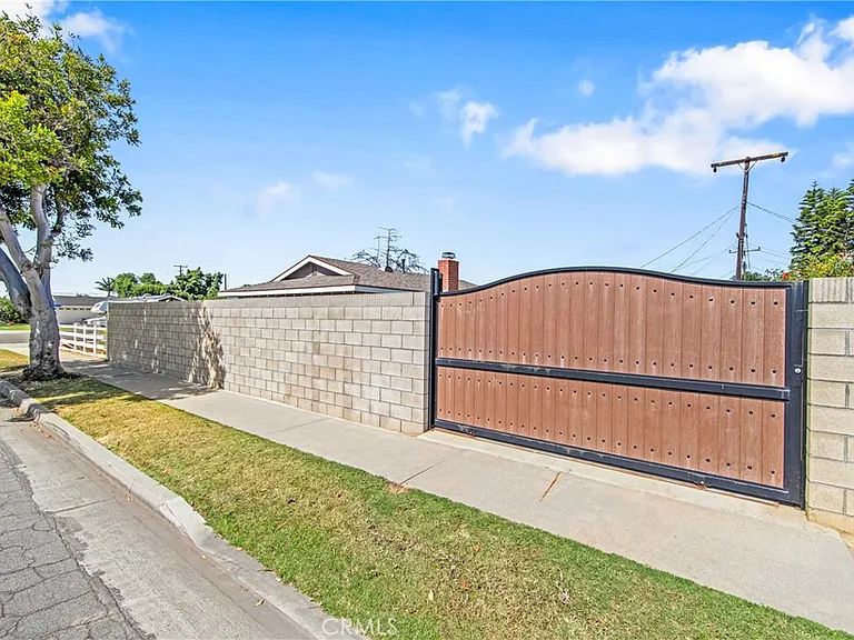 5892 Meadowlark Dr — Photo 6