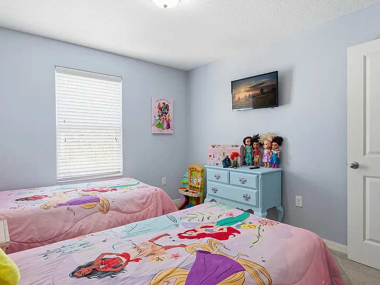 Crown Haven Dr — Photo 20