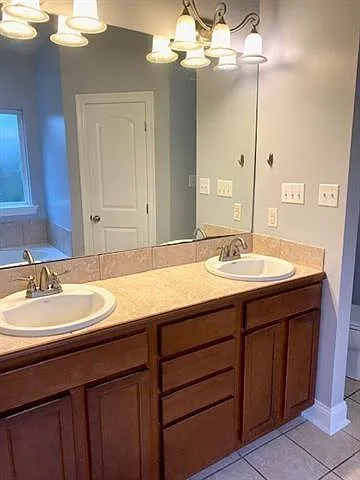 929 Joans St — Photo 10