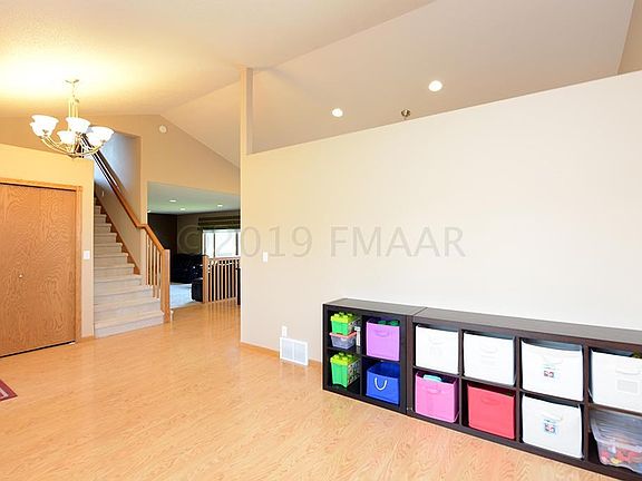 Vaulted Ceiling in Living Room Area