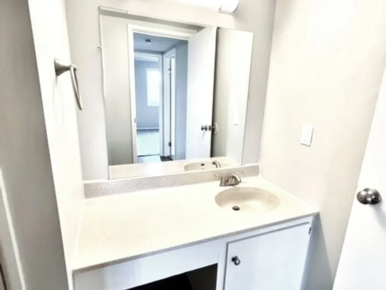 918 Heritage Ct #102 — Photo 17