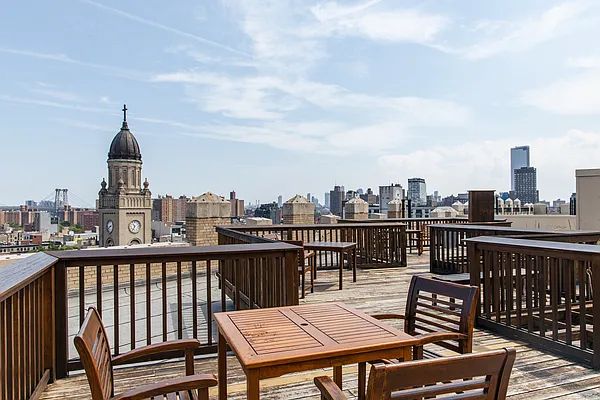 Rented by Reuveni LLC | media 7