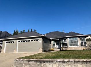 772 Meadowbrook Dr, Central Pt, OR 97502