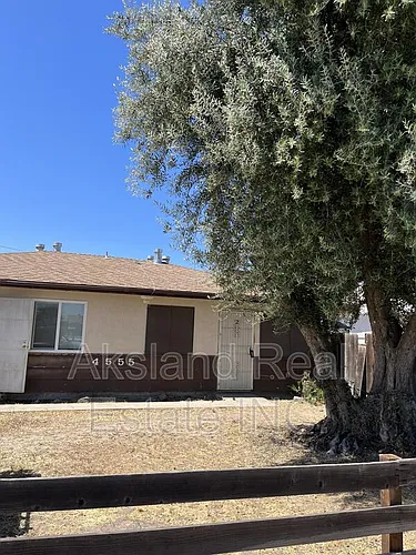 4555 Davis St #2 Photo 1 4555 Davis St #2 Photo 1
