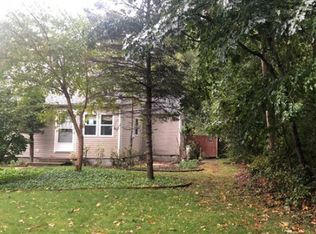 7 Pond Ln, Ridge, NY 11961