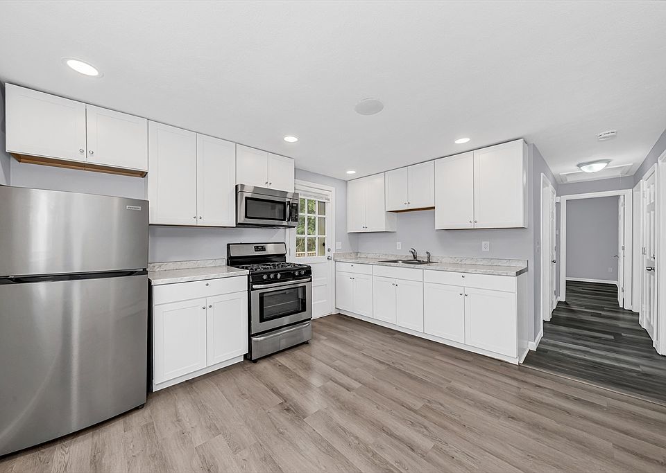 1st image of 62 Hollis St #62