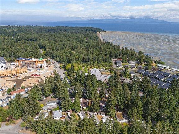 5th image of 1247 Arbutus Rd #53